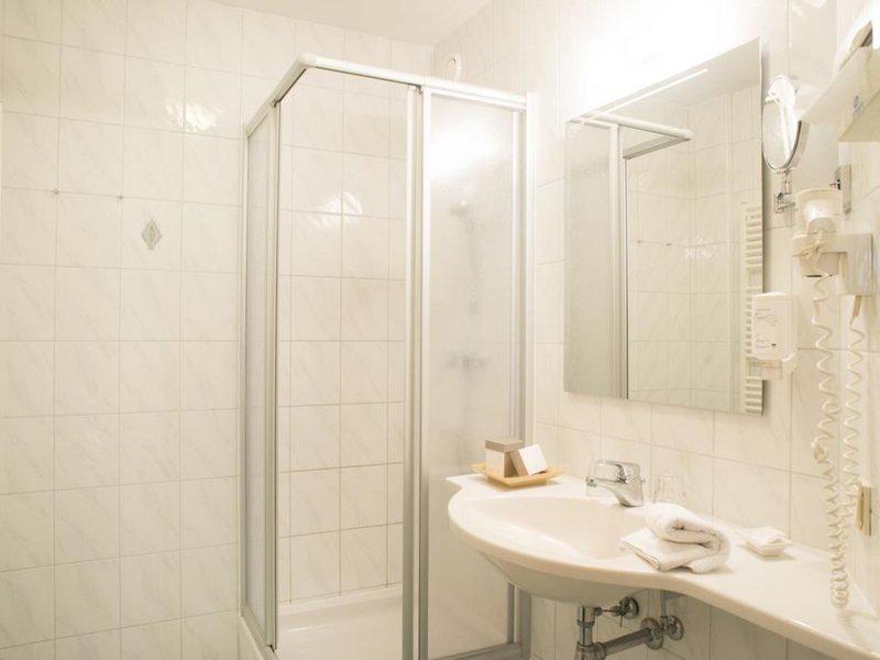 34E2EA024F0CFA5B75D9A194C4E59567