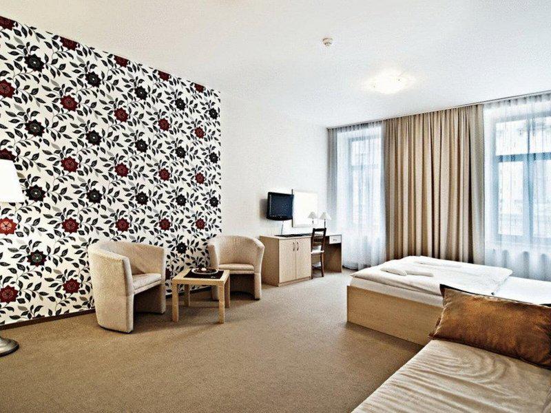 832FBE4EE241BFC51CF57965A700D599