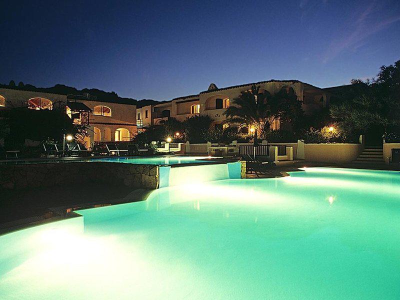 FDB6F3CC4E73036920AA6BAC4E32FAE8