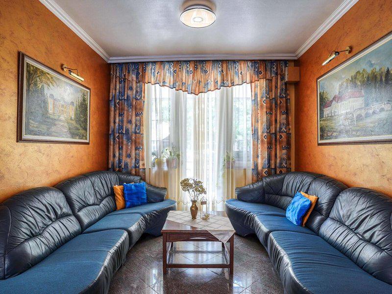 E2F2839F37208377EB9E82E8539BA011