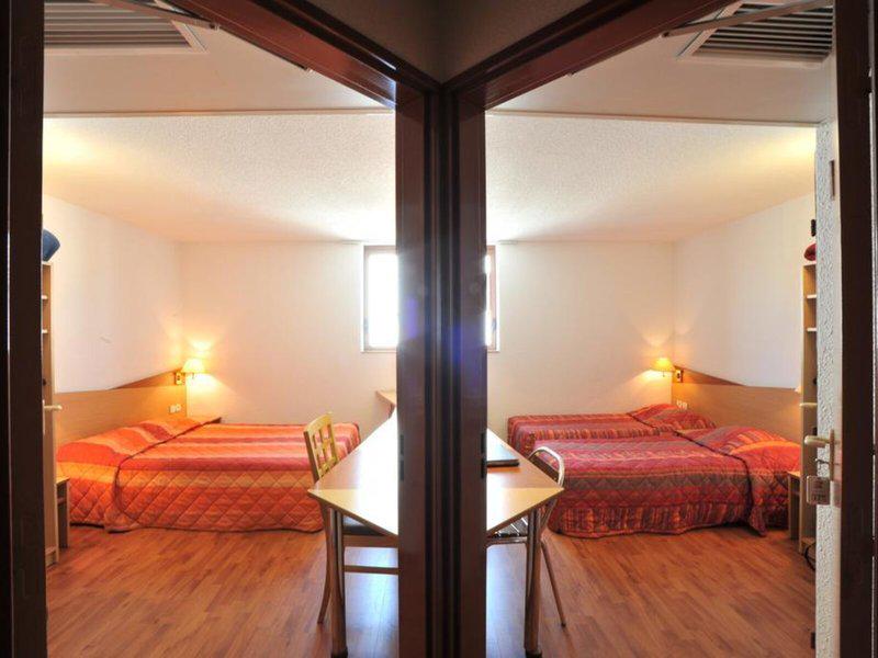 6D3362B123E40D13D72820FC4E6AE79A