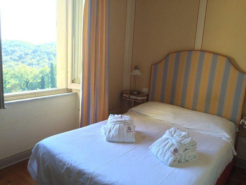 2D95B3E2AE885F29D9762B6C67CF2FD6