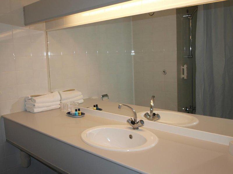 8F76C0AEF07B656AB1BFEB875B57FD50