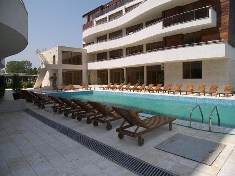 F694F8B9EA6B43ED10A3F2B1B6984BDC