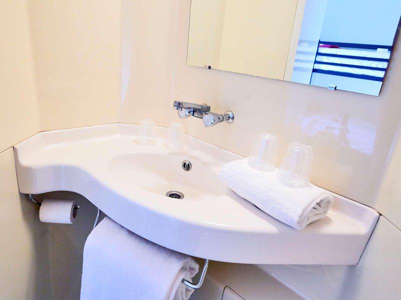 2AFD0D9F5682357808DE7AC206E678FF