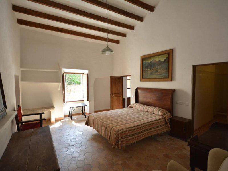 E975BE987129AD79685D9FA3C0E399D5