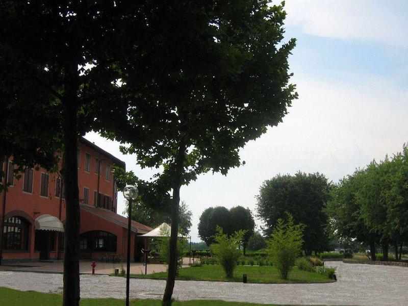 21006C6969A6138DB8AD86B442558A35