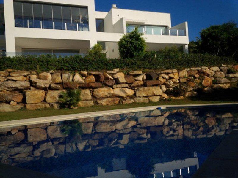 3A112DD0CEE7F883D85005E9F7154325