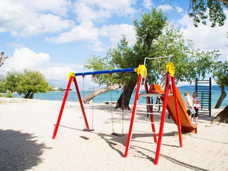 EAAE7A0C14C19E2F82D055399A9F60FB