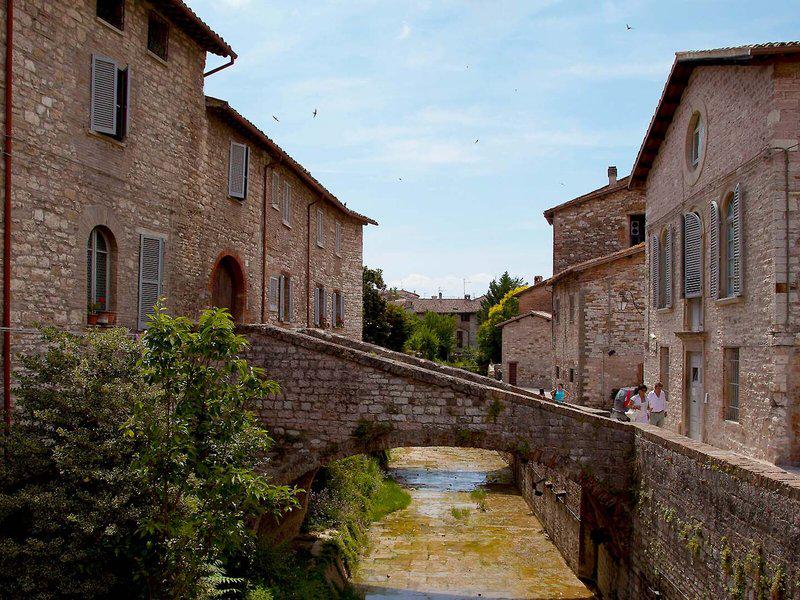 9889E712D7CBEDD2CB4A656627657C38