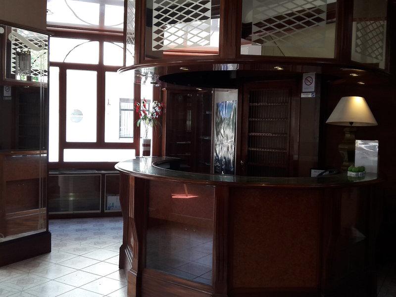 AACE25F5D6659D66444F45B9544ABA0E