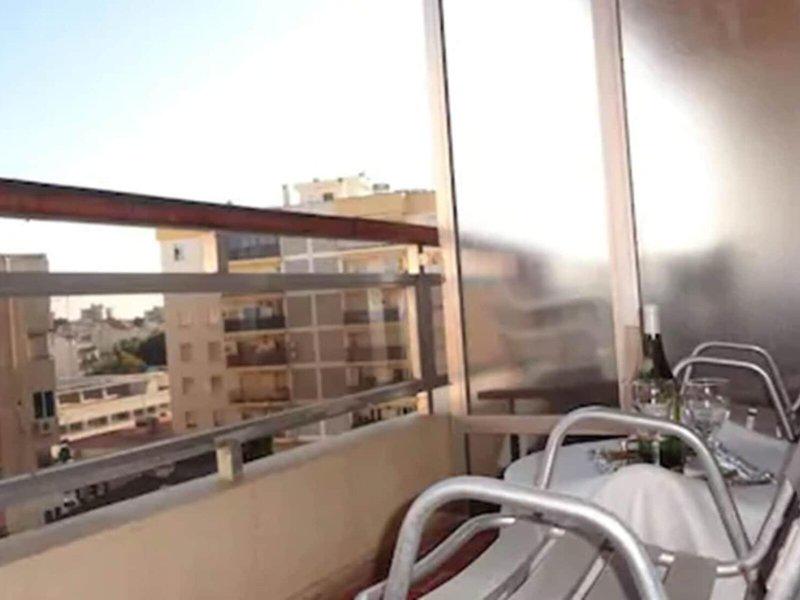 25ADB0BA2EBCF8FC8FDB50CC3537A44A