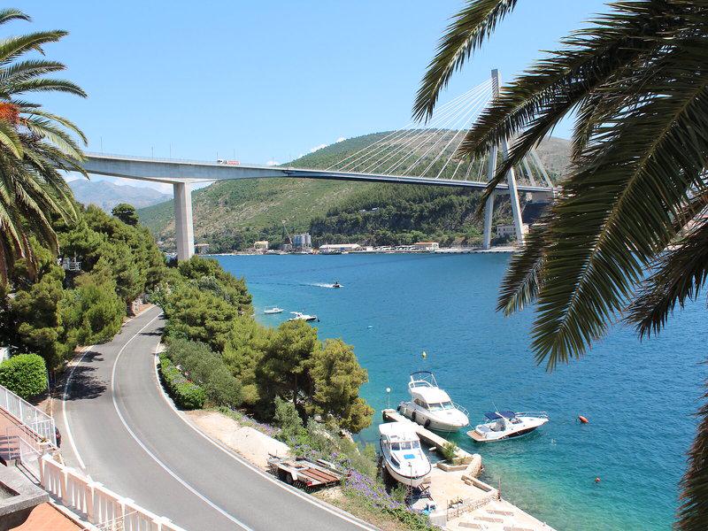 3DB2D4C3EFE72E94F9AB28C0AFEA6189