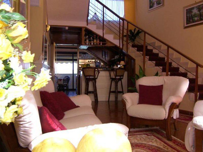 68F687061856D4BAD796EA2E76C25F4A