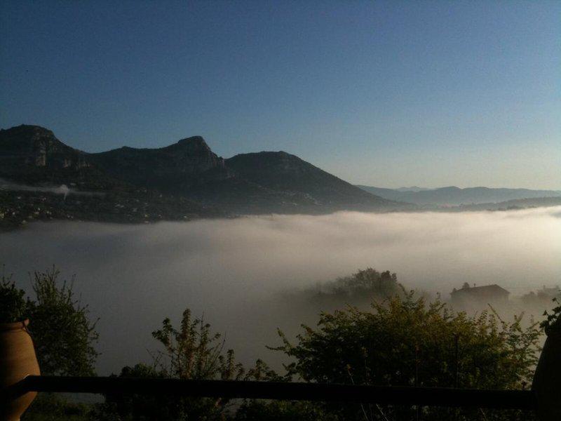 69D2E0678E51DC86BDEF33B34D553D5E