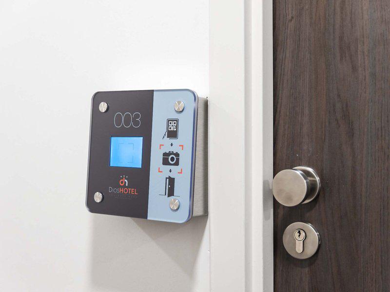 AFB2DBA0D323C13A6D7F4D81E0C0F033