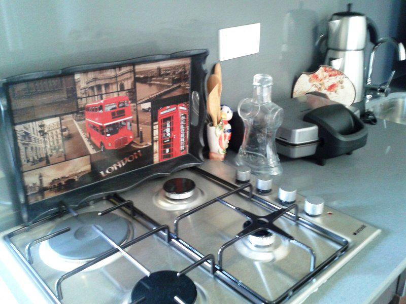 76970D50299892538A92ECD25827FC5C