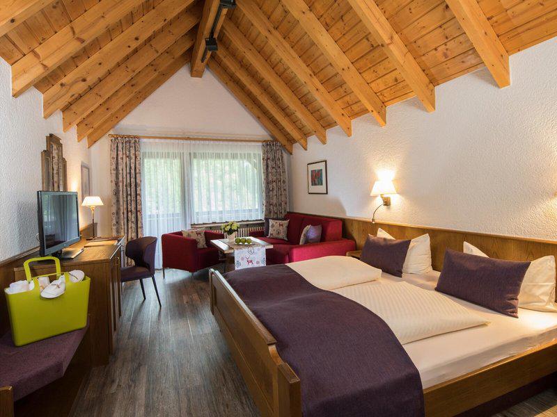 DEBA287400D0AD0C5042C6E663BD4B43