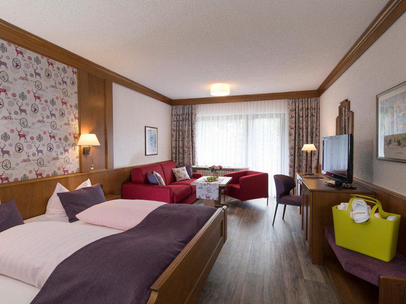 0E7FB7647379DE9294B448DD753403B5