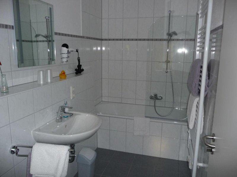 C25737F8CFEC998957777E5F5B0FF149