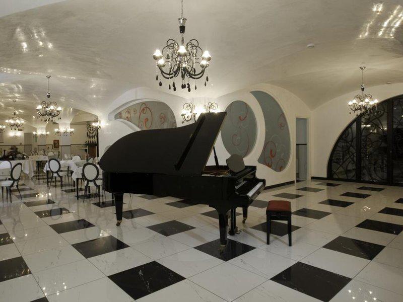 4A02D5B7942540B0DB8D5067178427FA