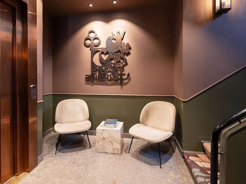 17EAFF0453E7C6A44590AAE4282F8911