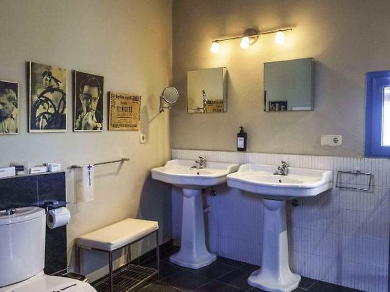 092F33B33D8EF4B3A1A71669D5D0FD9A