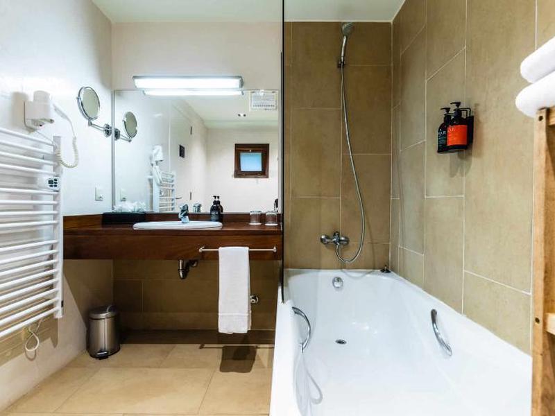 25E075EA96D7028F432CDEF0F7AC4AFD