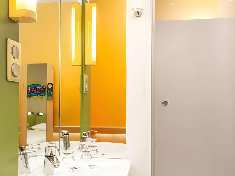 B64F1284AC8EFF8DBC6A94A2230712A5