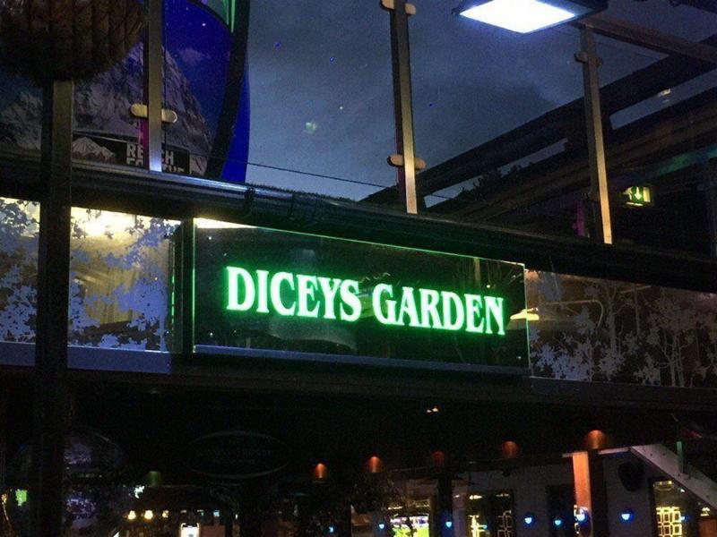 098E752C49005C133DA808883868A977