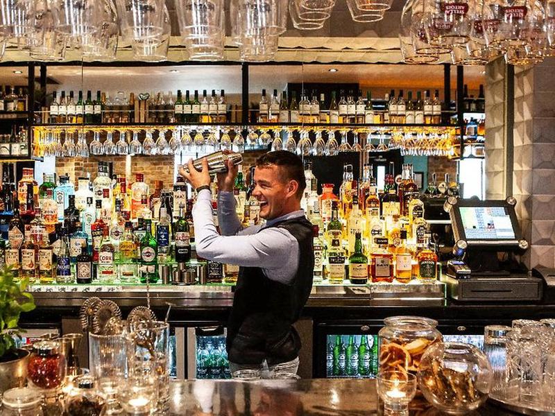 5F5B04B6022BD3F0B47C9B976346E104