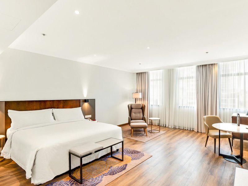 298AA338B78E6F64AC279C39D559CB6E