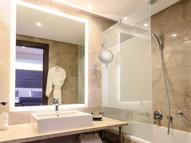 C2E27E61B4C8E3D0C41E28CD6E7C7053