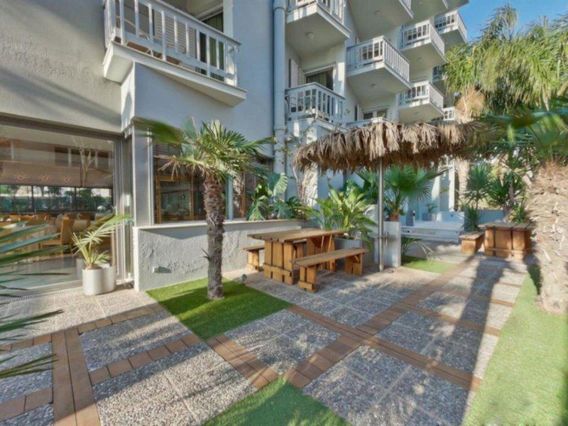 AFB6041C83E1564BB9372EB40F8C2146