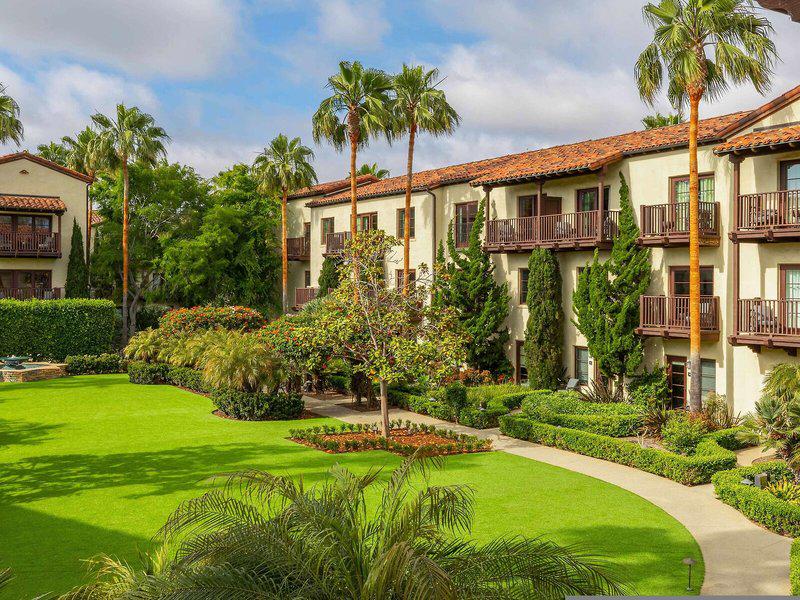 396E2153F9A50E15DA20C53697A4B697