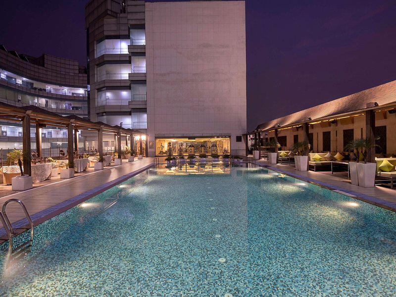 B288E56D304BFEE92D05B1C68B64D48B