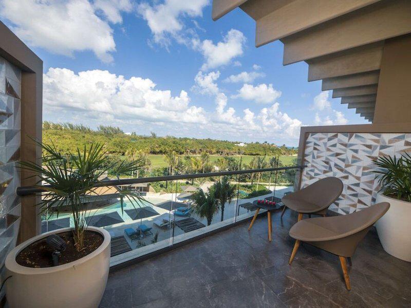 85CEAB457774FBE2AE12CC5BF5E399B6