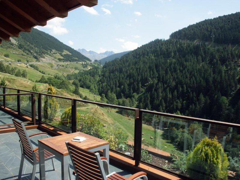 0CC1E464D527358892F5AA8B253E09E4