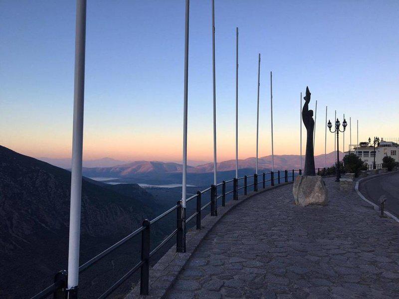 30EE8CDCD17E588CA8DE27A76456092E