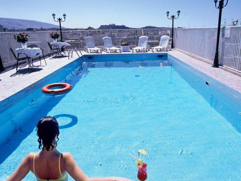 22704C34CD21258F28C93DE3235F4BE4