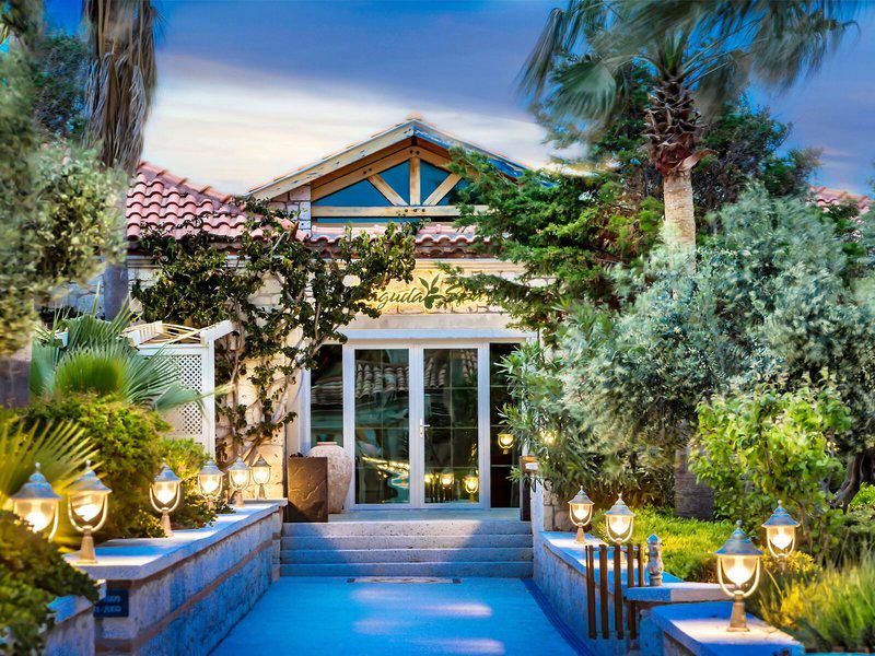 EFE4F800DE360940FD394780E5689925