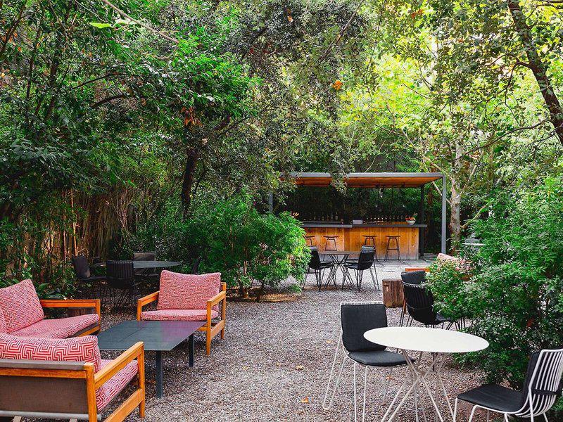 27C27FF4C24CEB523AB1B1060B698BB8