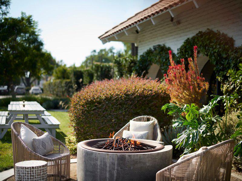 B9DEA646325A138971EAD392B688128C