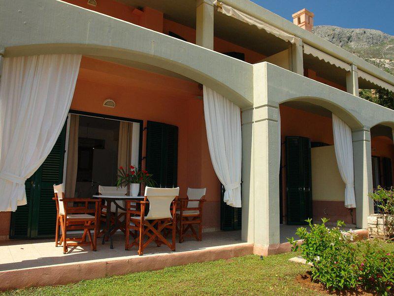 CEAD3B25B05A1EEB7F2E49E5F91DC8EE