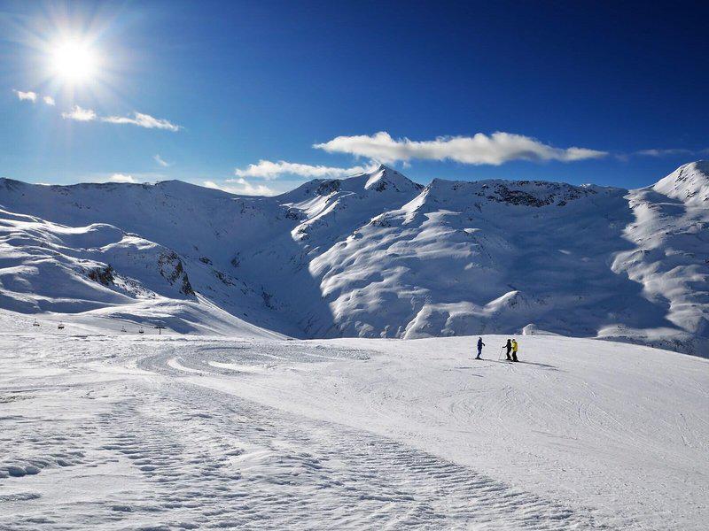 050CAD25CD6FCA21CFE8412D1C99FFBA