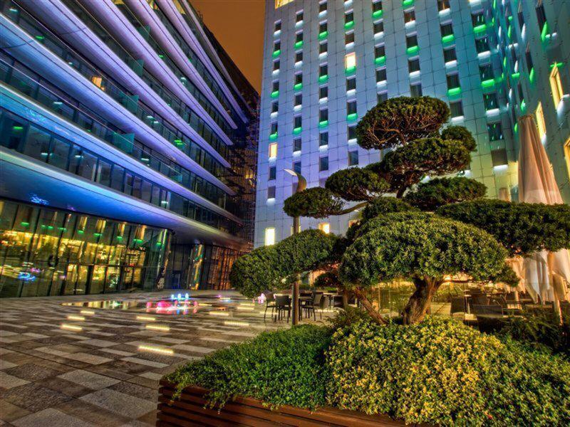 22E123009B1722D142E4A957EB5A72B7