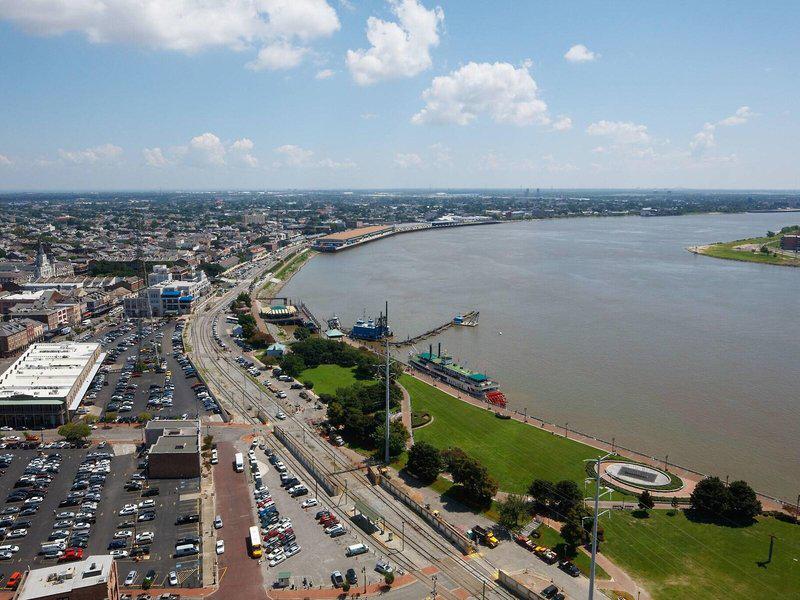 E7CDAB372F2B4291805E9912A83F2A42