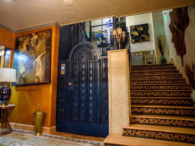 3F9B9A8BF0156E2B06C6A48B28687F49