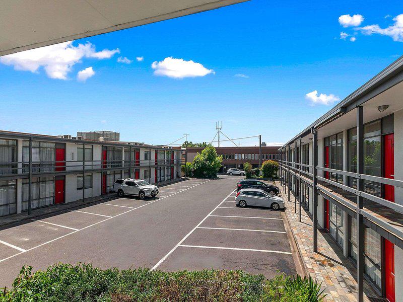 2204C9B25AF006FB0B0F0180A1124F58