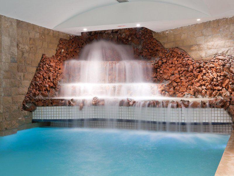 667AC94F373ED7F1BC593D9D6A9B70C2